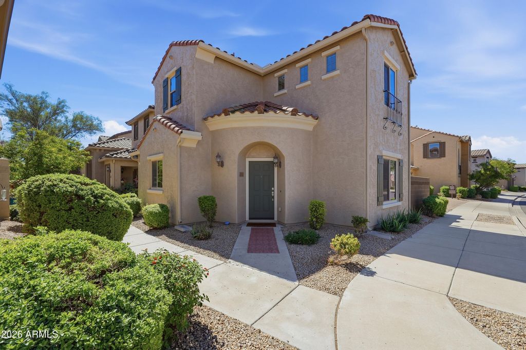 3653 E ZACHARY Drive, Phoenix, AZ 85050