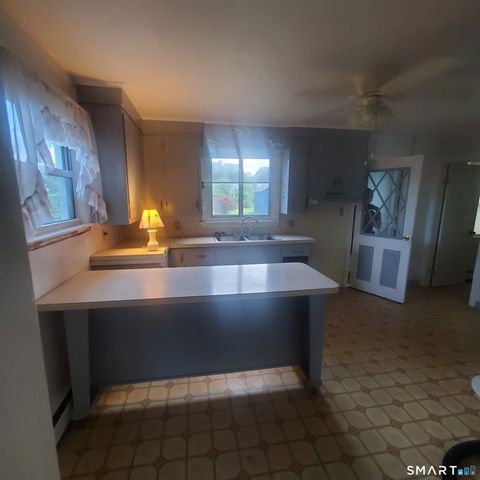 31 Hewitt Drive, Montville, CT 06382