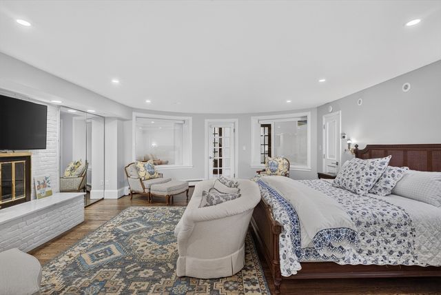 414 Beacon Street 5, Boston, MA 02115