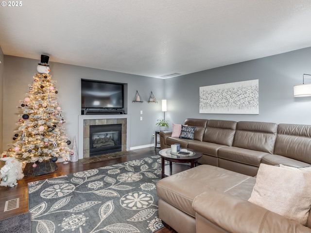 19585 GLENVIEW Ct, Oregon City, OR 97045