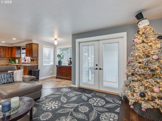 19585 GLENVIEW Ct, Oregon City, OR 97045