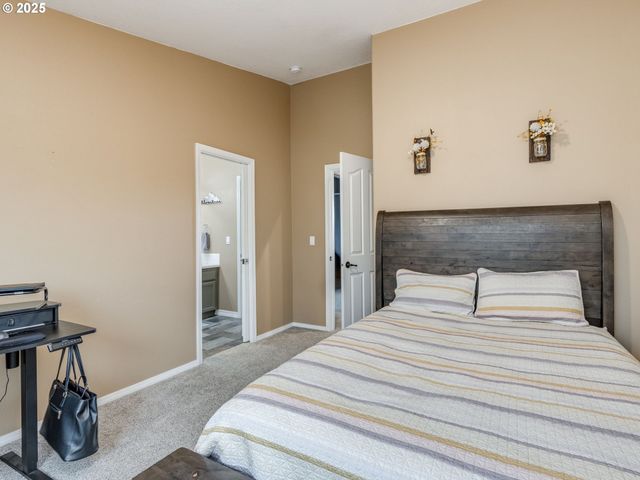 19585 GLENVIEW Ct, Oregon City, OR 97045