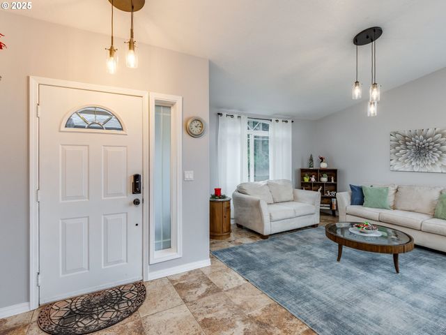 19585 GLENVIEW Ct, Oregon City, OR 97045