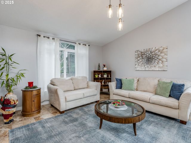 19585 GLENVIEW Ct, Oregon City, OR 97045