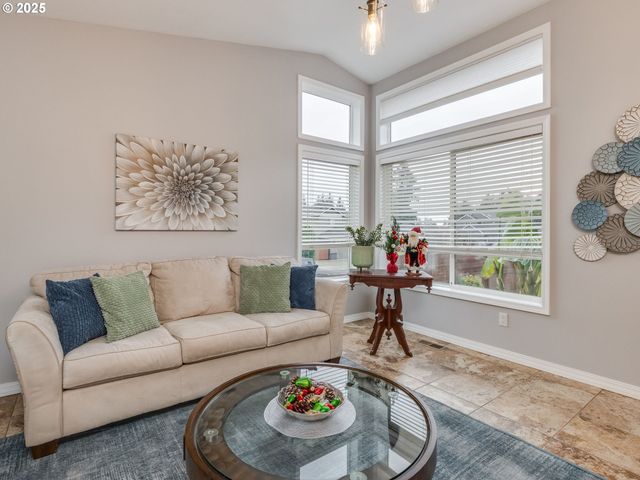 19585 GLENVIEW Ct, Oregon City, OR 97045