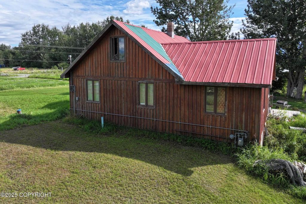 2750 N Palmer Fishhook Road, Palmer, AK 99645