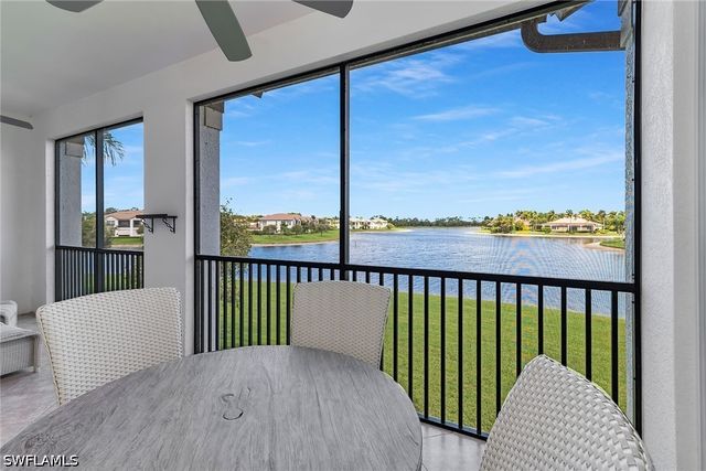 8065 Players Cove DR 202, Naples, FL 34113