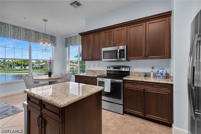 8065 Players Cove DR 202, Naples, FL 34113