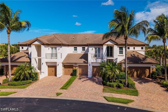 8065 Players Cove DR 202, Naples, FL 34113