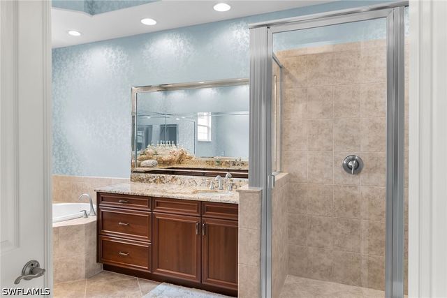 8065 Players Cove DR 202, Naples, FL 34113