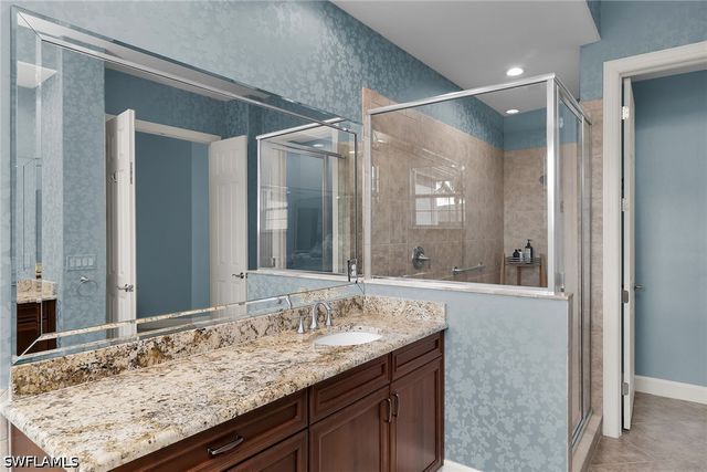 8065 Players Cove DR 202, Naples, FL 34113