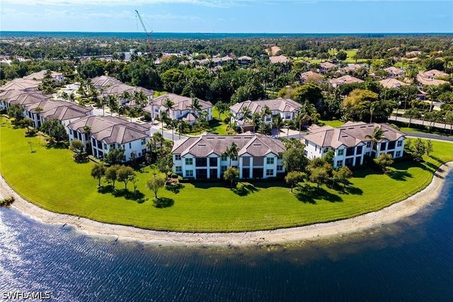 8065 Players Cove DR 202, Naples, FL 34113