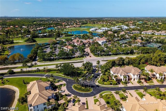 8065 Players Cove DR 202, Naples, FL 34113