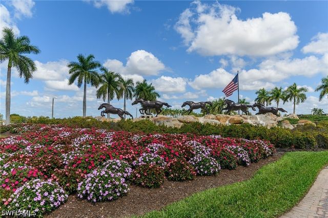 8065 Players Cove DR 202, Naples, FL 34113