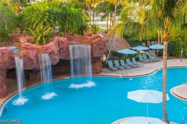 8065 Players Cove DR 202, Naples, FL 34113