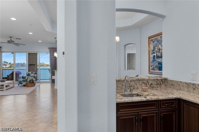 8065 Players Cove DR 202, Naples, FL 34113