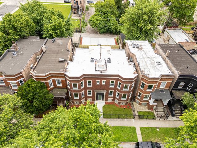 1421 E 69th Place, Chicago, IL 60637