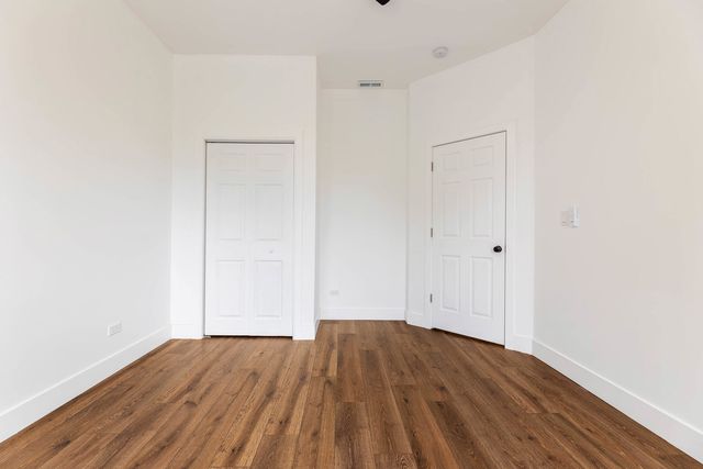 1421 E 69th Place, Chicago, IL 60637