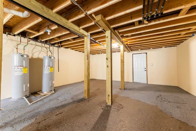 1421 E 69th Place, Chicago, IL 60637
