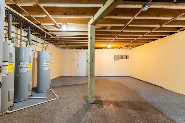 1421 E 69th Place, Chicago, IL 60637
