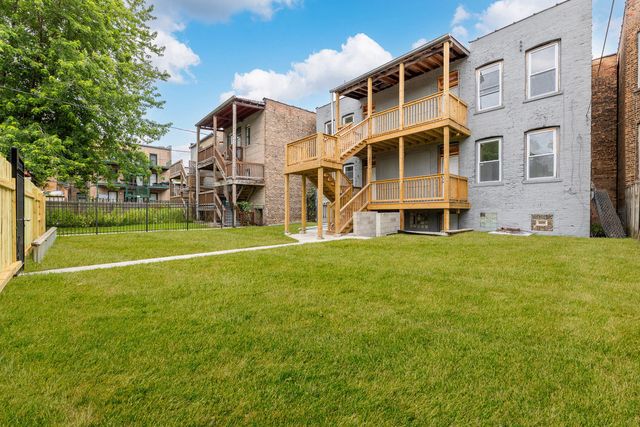 1421 E 69th Place, Chicago, IL 60637
