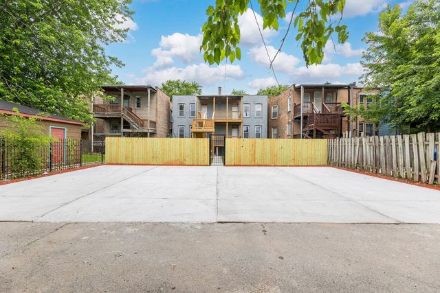 1421 E 69th Place, Chicago, IL 60637