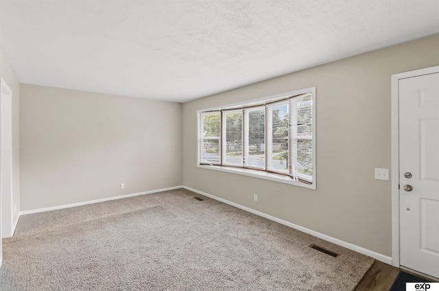 4000 N 23 Street N, Lincoln, NE 68521