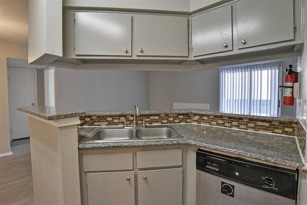 2700 S Dairy Ashford Road 616D, Houston, TX 77082