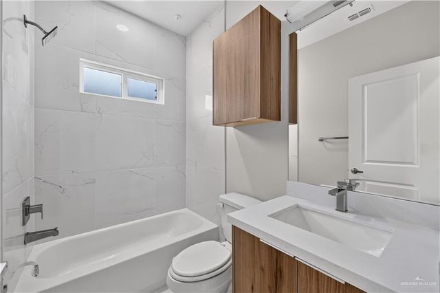719 Coves Lane 3, Weslaco, TX 78599