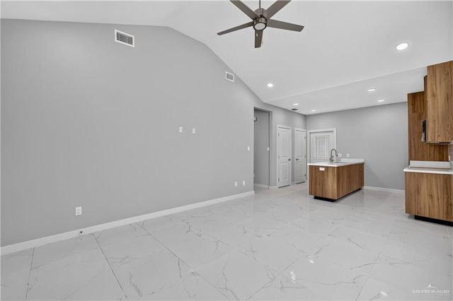 719 Coves Lane 3, Weslaco, TX 78599