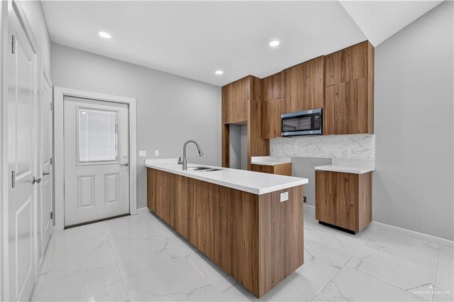 719 Coves Lane 3, Weslaco, TX 78599