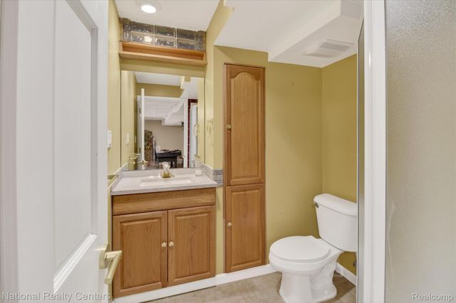 50145 Tottenham Court, Canton Charter Township, MI 48187