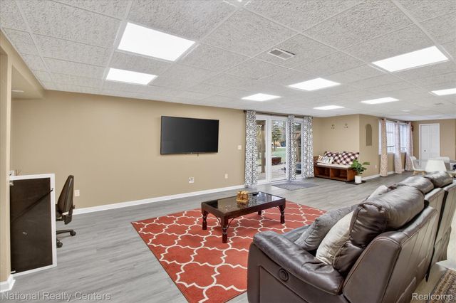 50145 Tottenham Court, Canton Charter Township, MI 48187