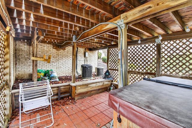 50145 Tottenham Court, Canton Charter Township, MI 48187