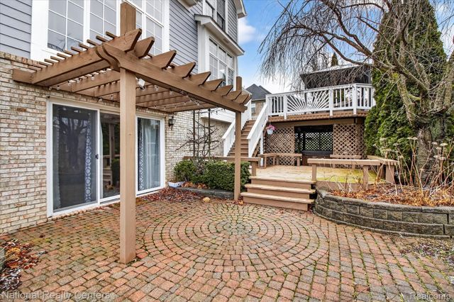 50145 Tottenham Court, Canton Charter Township, MI 48187