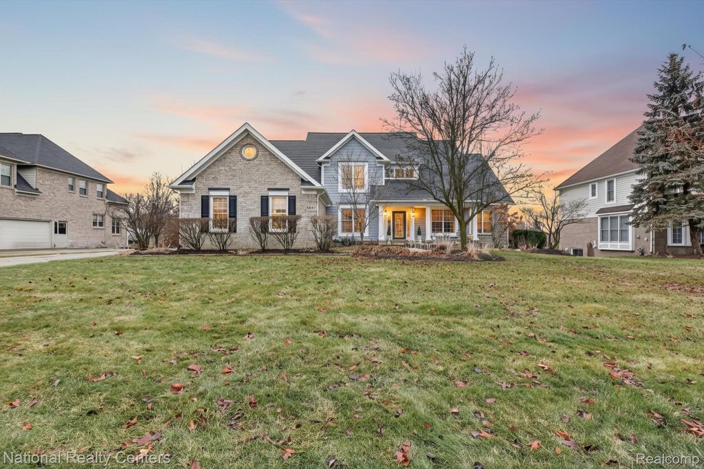 50145 Tottenham Court, Canton Charter Township, MI 48187