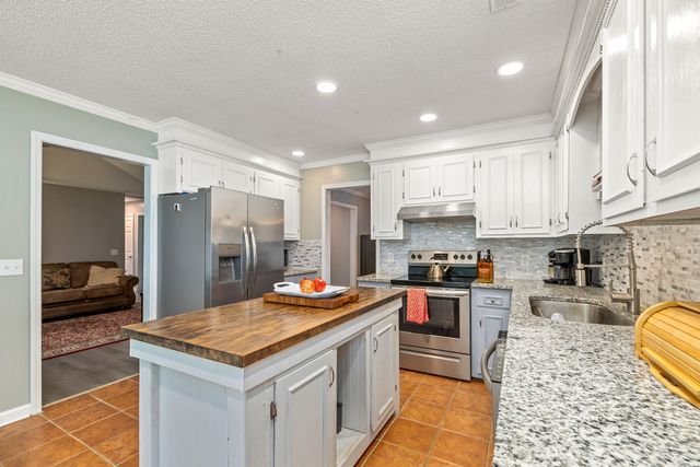 852 Club Lane, Sumter, SC 29154