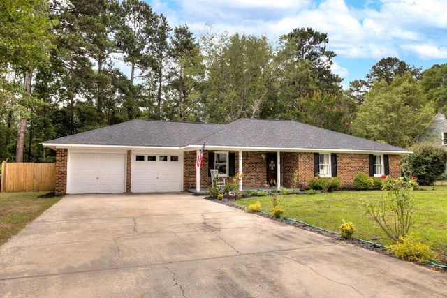 852 Club Lane, Sumter, SC 29154
