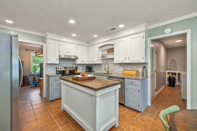 852 Club Lane, Sumter, SC 29154