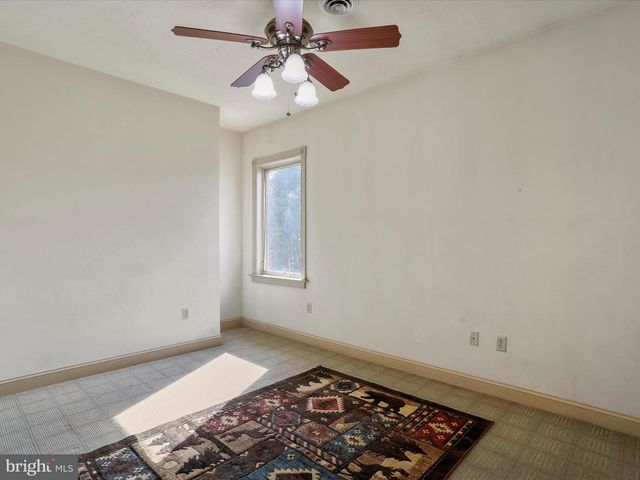 15 RACHELS LN, Front Royal, VA 22630