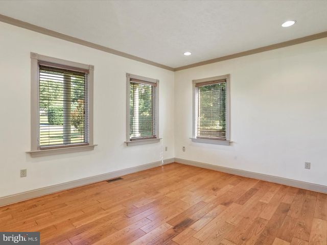 15 RACHELS LN, Front Royal, VA 22630