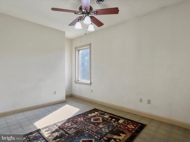 15 RACHELS LN, Front Royal, VA 22630