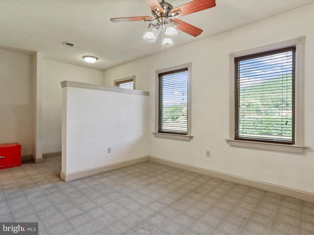 15 RACHELS LN, Front Royal, VA 22630