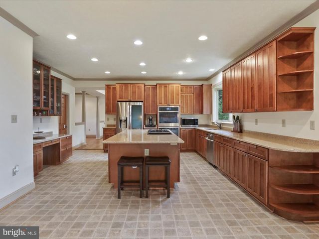 15 RACHELS LN, Front Royal, VA 22630