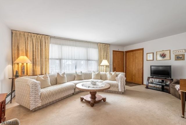 25 Madison Ave, Rochelle Park Twp., NJ 07662