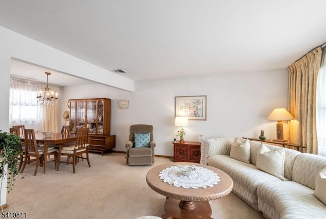 25 Madison Ave, Rochelle Park Twp., NJ 07662