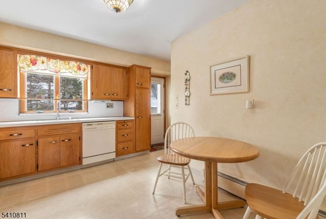 25 Madison Ave, Rochelle Park Twp., NJ 07662