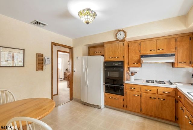 25 Madison Ave, Rochelle Park Twp., NJ 07662