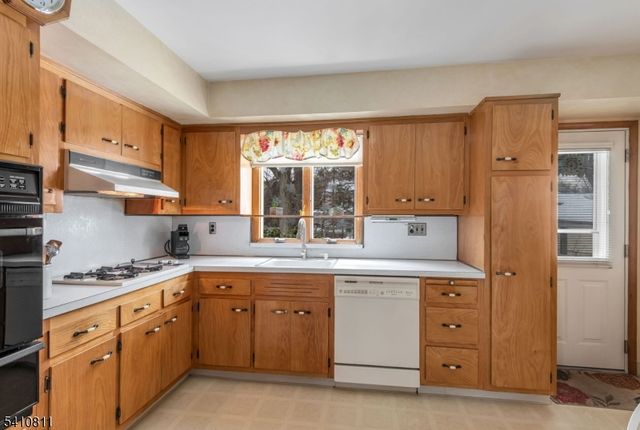 25 Madison Ave, Rochelle Park Twp., NJ 07662