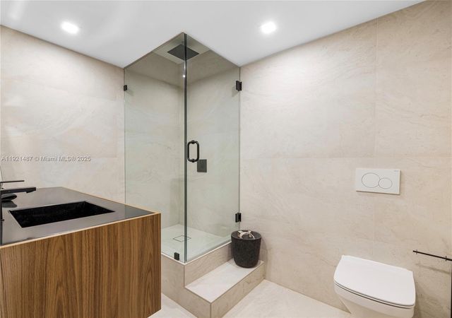 10155 Collins Ave 202, Bal Harbour, FL 33154